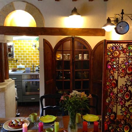 La Maisonnette Romantique Uzes Bagian luar foto
