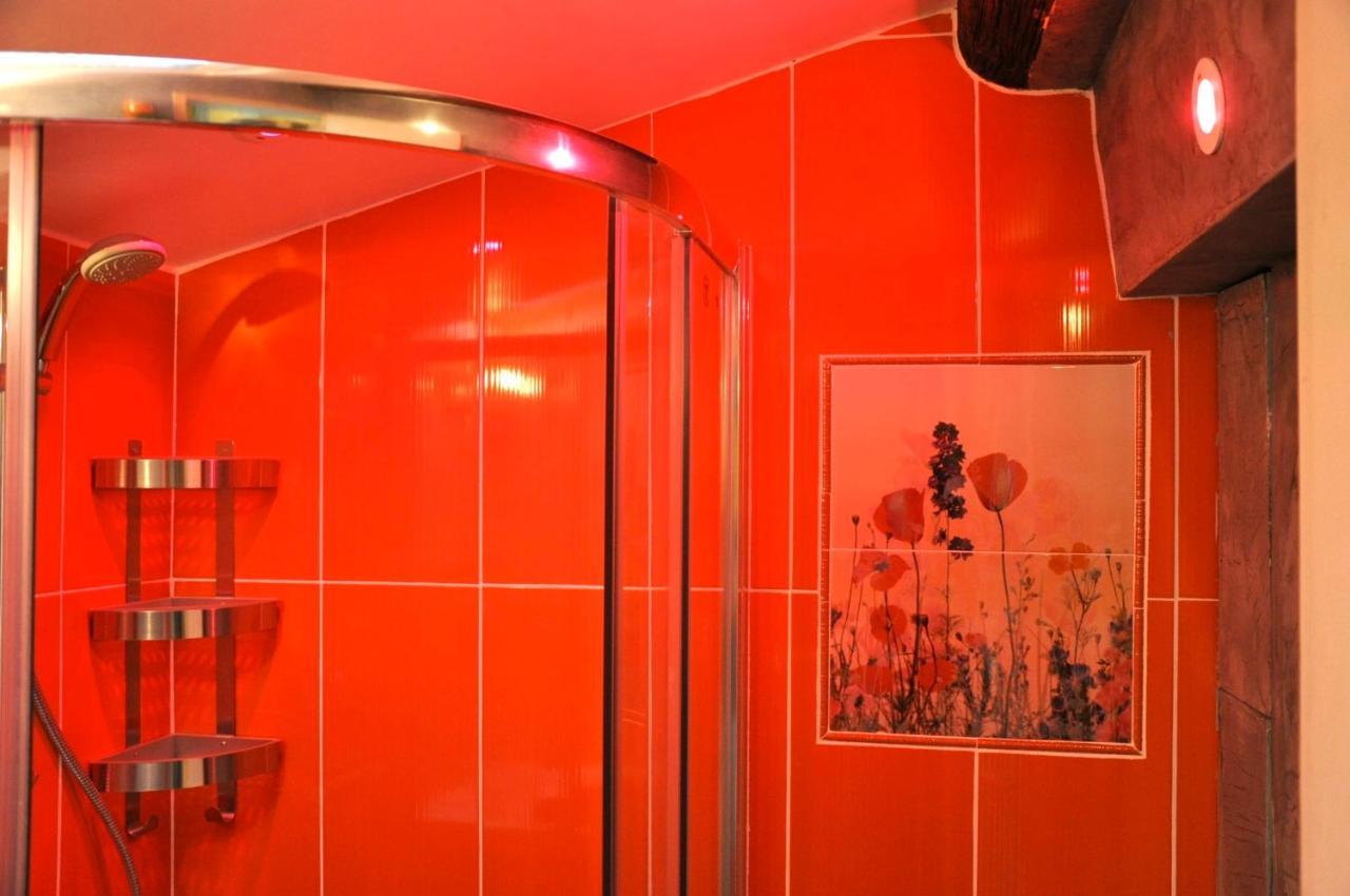 La Maisonnette Romantique Uzes Bagian luar foto